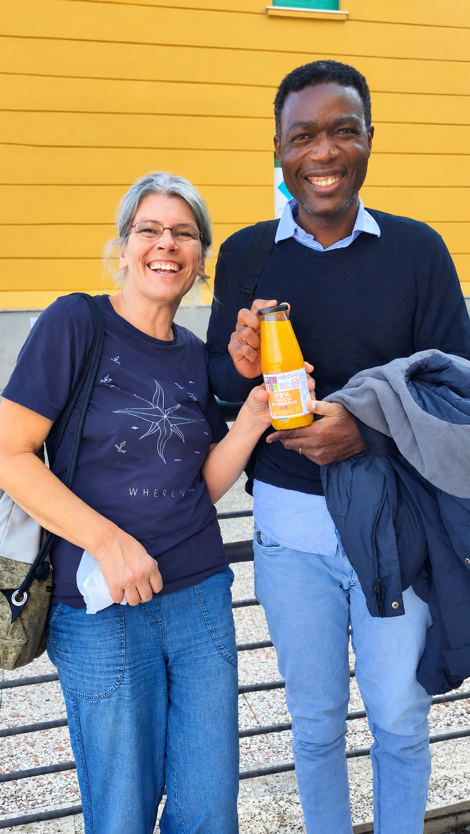 Christiane Lüst & Yvan Sagnet mit NoCap-Orangensaft